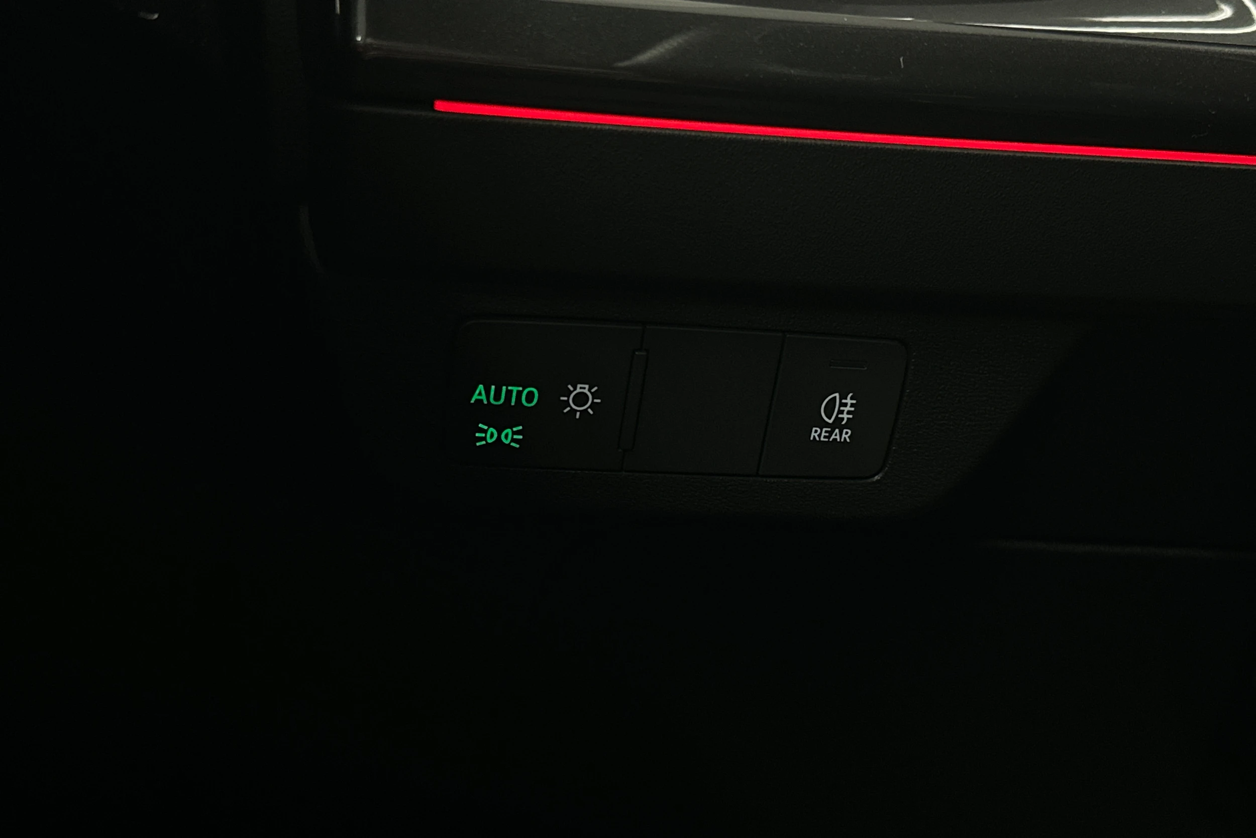 sininen Audi Q4 e-tron 2022 kuva 15.