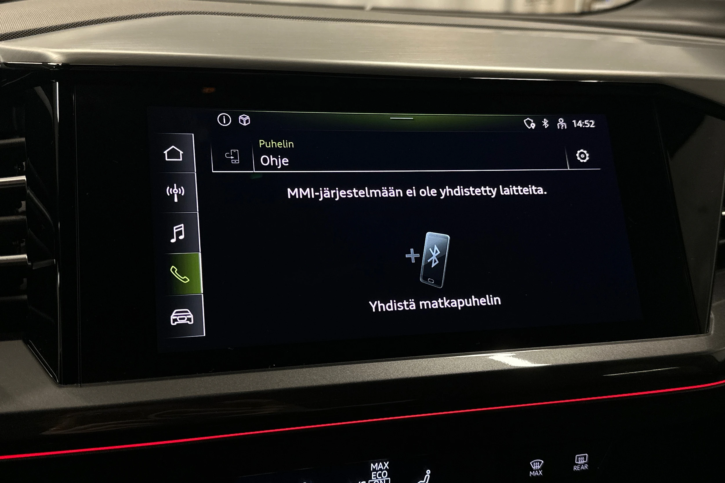 sininen Audi Q4 e-tron 2022 kuva 20.