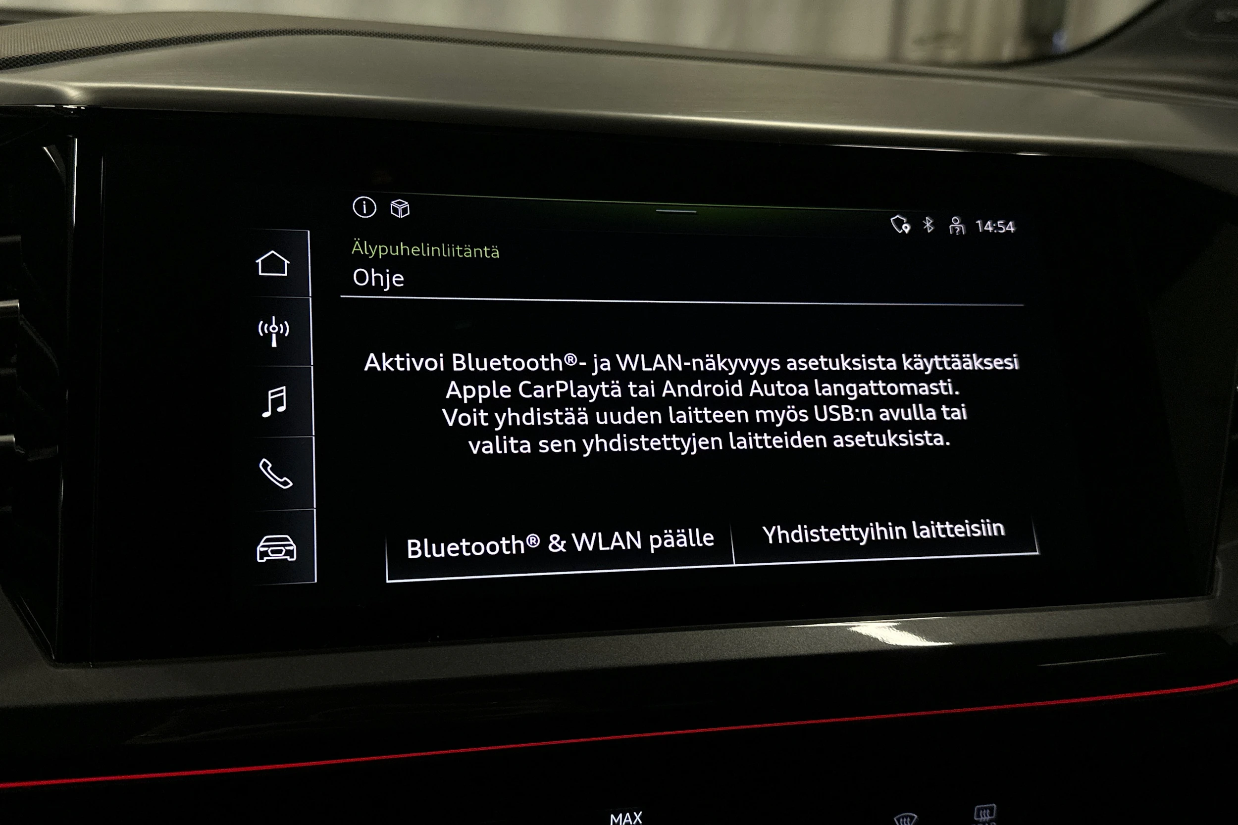 sininen Audi Q4 e-tron 2022 kuva 21.
