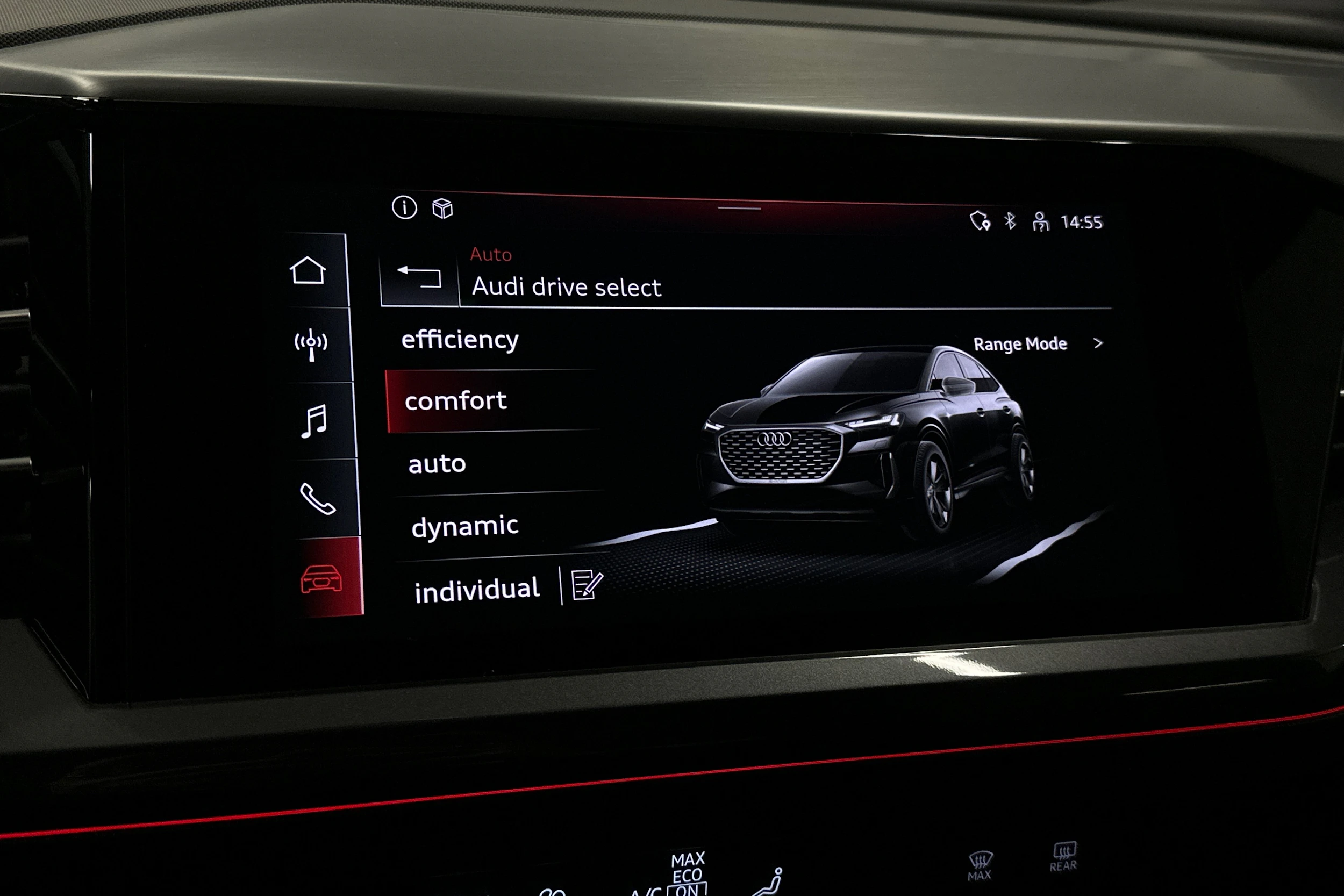 sininen Audi Q4 e-tron 2022 kuva 23.