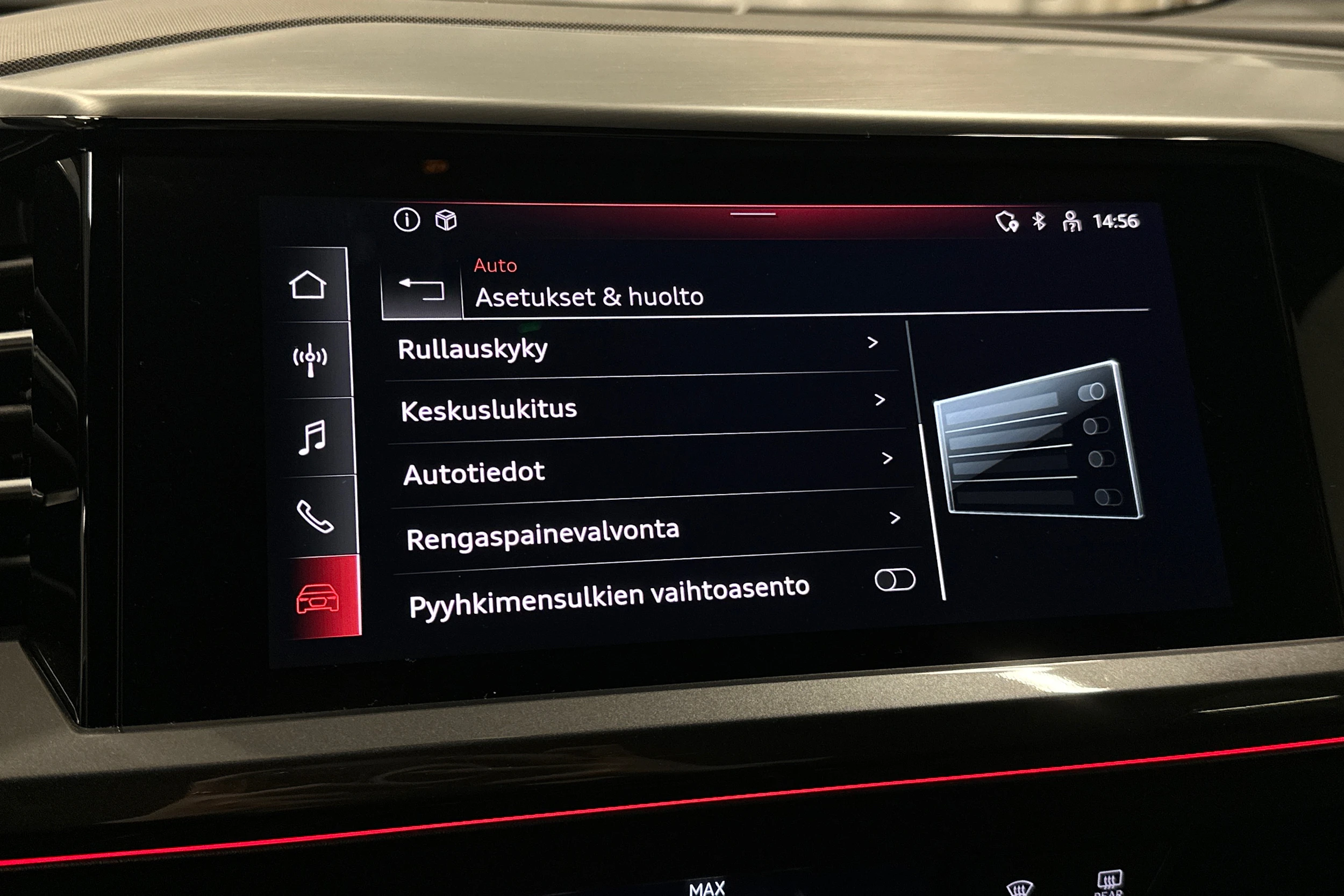 sininen Audi Q4 e-tron 2022 kuva 28.