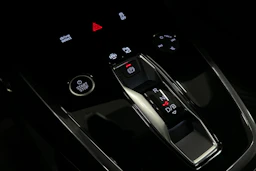 sininen Audi Q4 e-tron 2022 kuva 32.