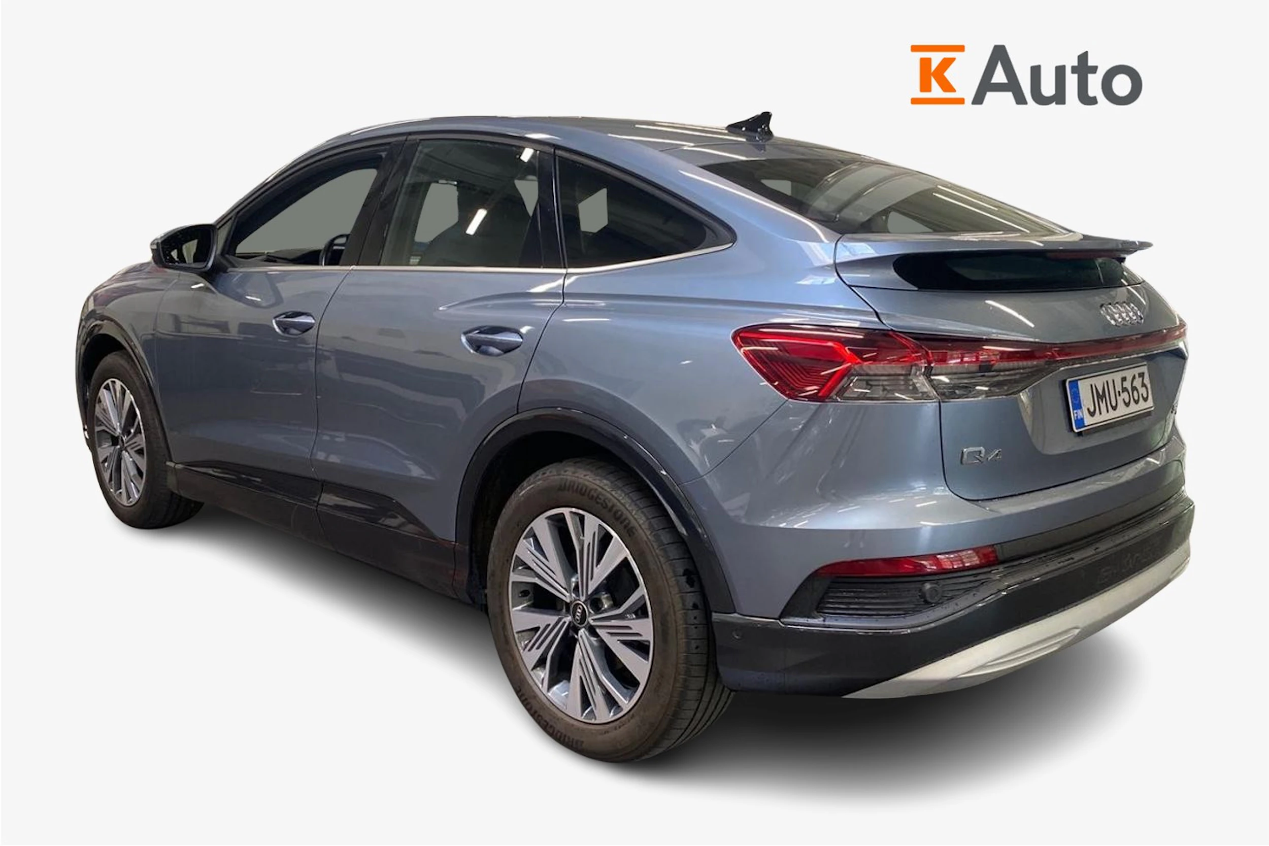 sininen Audi Q4 e-tron 2022 kuva 2.