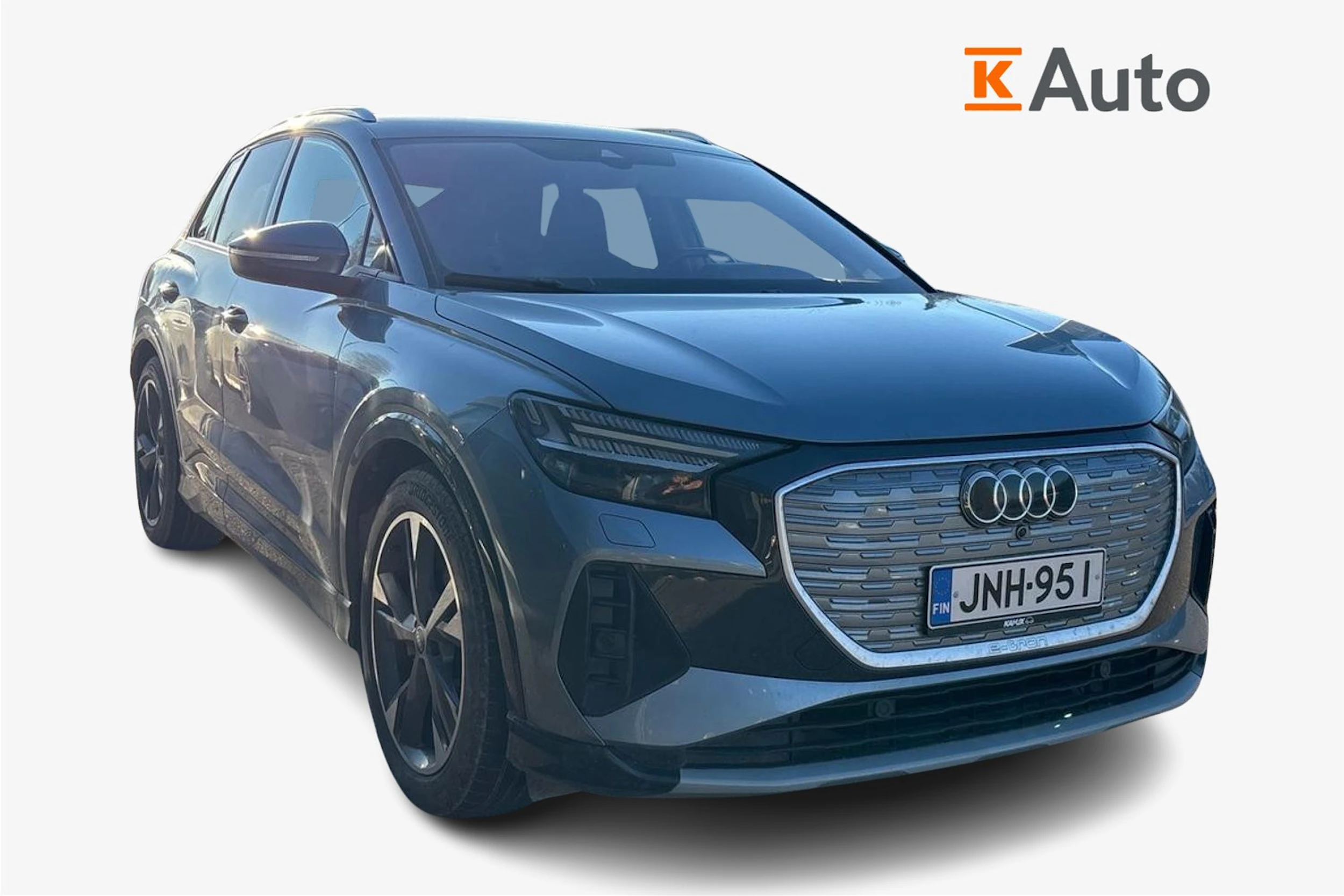 sininen Audi Q4 e-tron 2022 kuva 1.