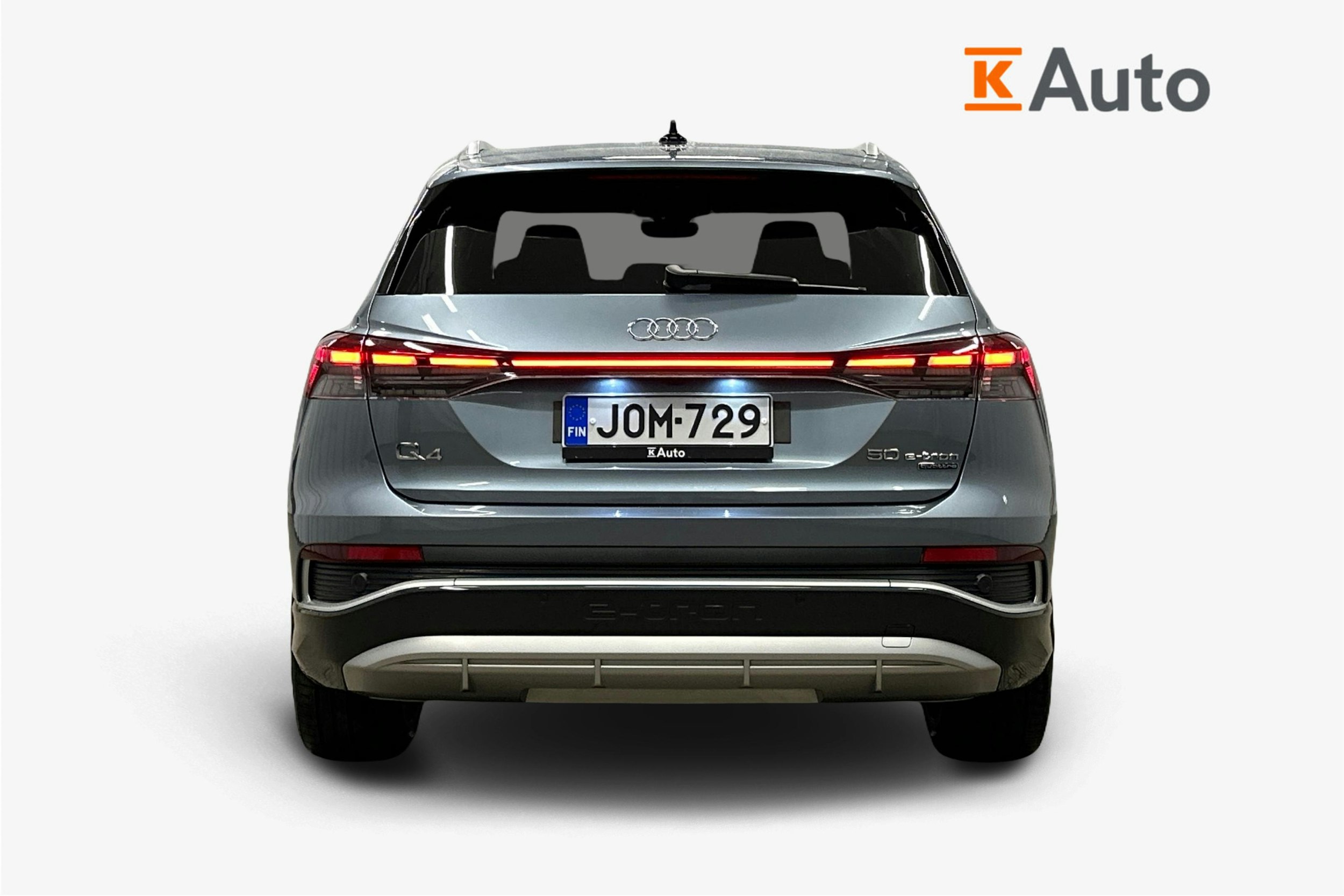 sininen Audi Q4 e-tron 2022 kuva 3.