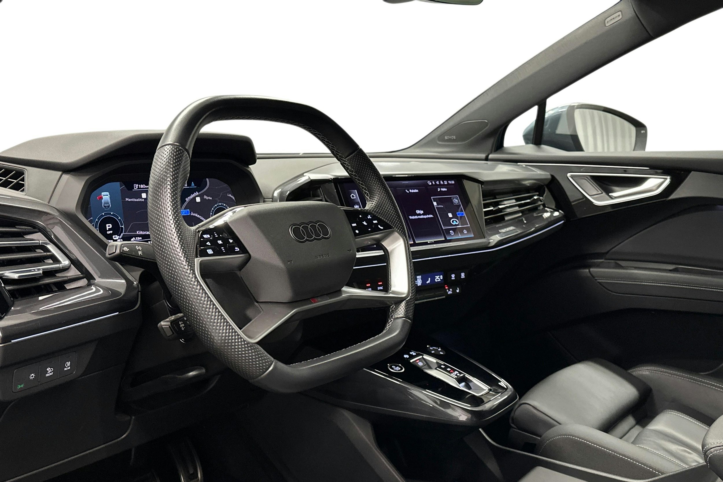 sininen Audi Q4 e-tron 2022 kuva 7.