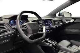 sininen Audi Q4 e-tron 2022 kuva 7.