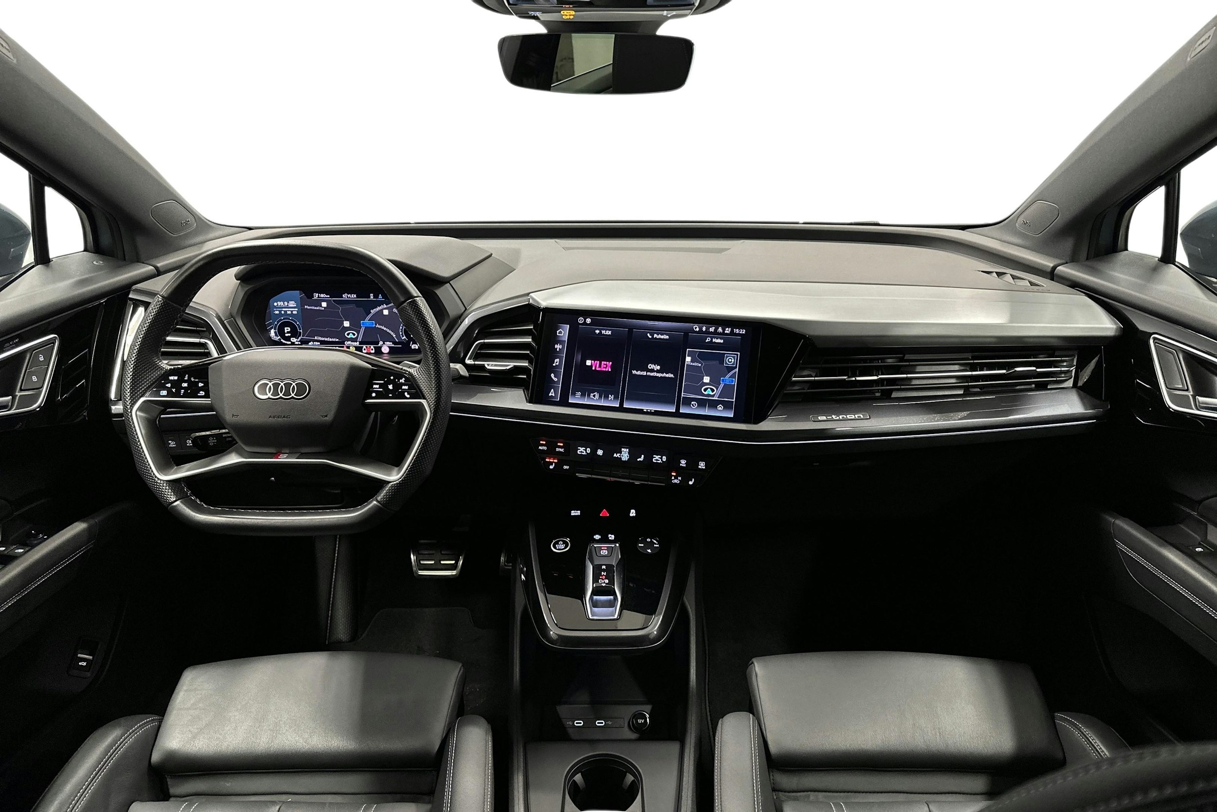 sininen Audi Q4 e-tron 2022 kuva 9.