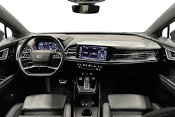 sininen Audi Q4 e-tron 2022 kuva 9.