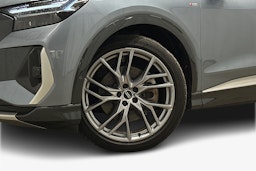 sininen Audi Q4 e-tron 2022 kuva 11.