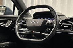 sininen Audi Q4 e-tron 2022 kuva 19.