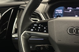 sininen Audi Q4 e-tron 2022 kuva 20.