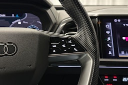 sininen Audi Q4 e-tron 2022 kuva 21.