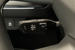 sininen Audi Q4 e-tron 2022 kuva 22.