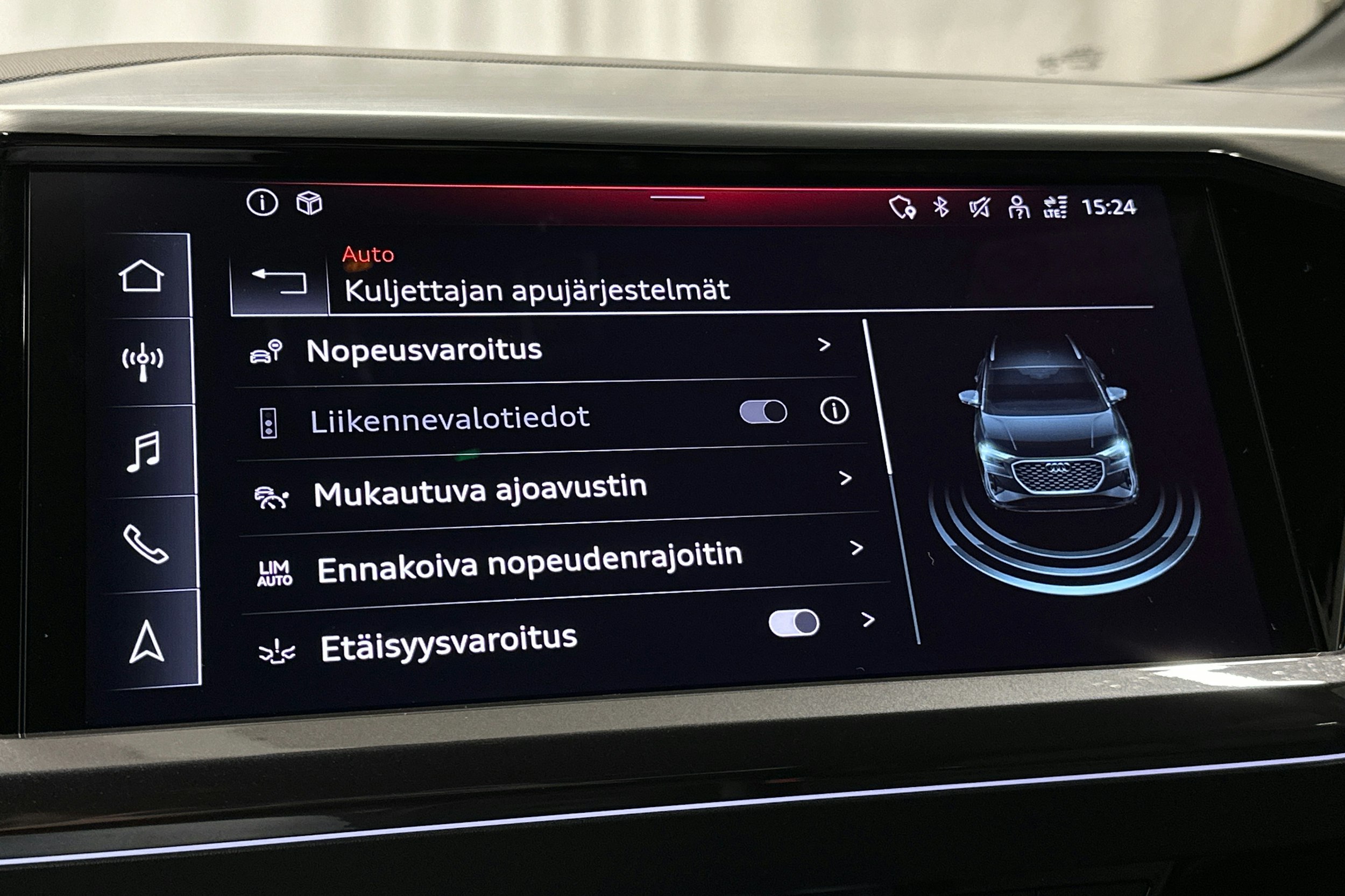 sininen Audi Q4 e-tron 2022 kuva 27.