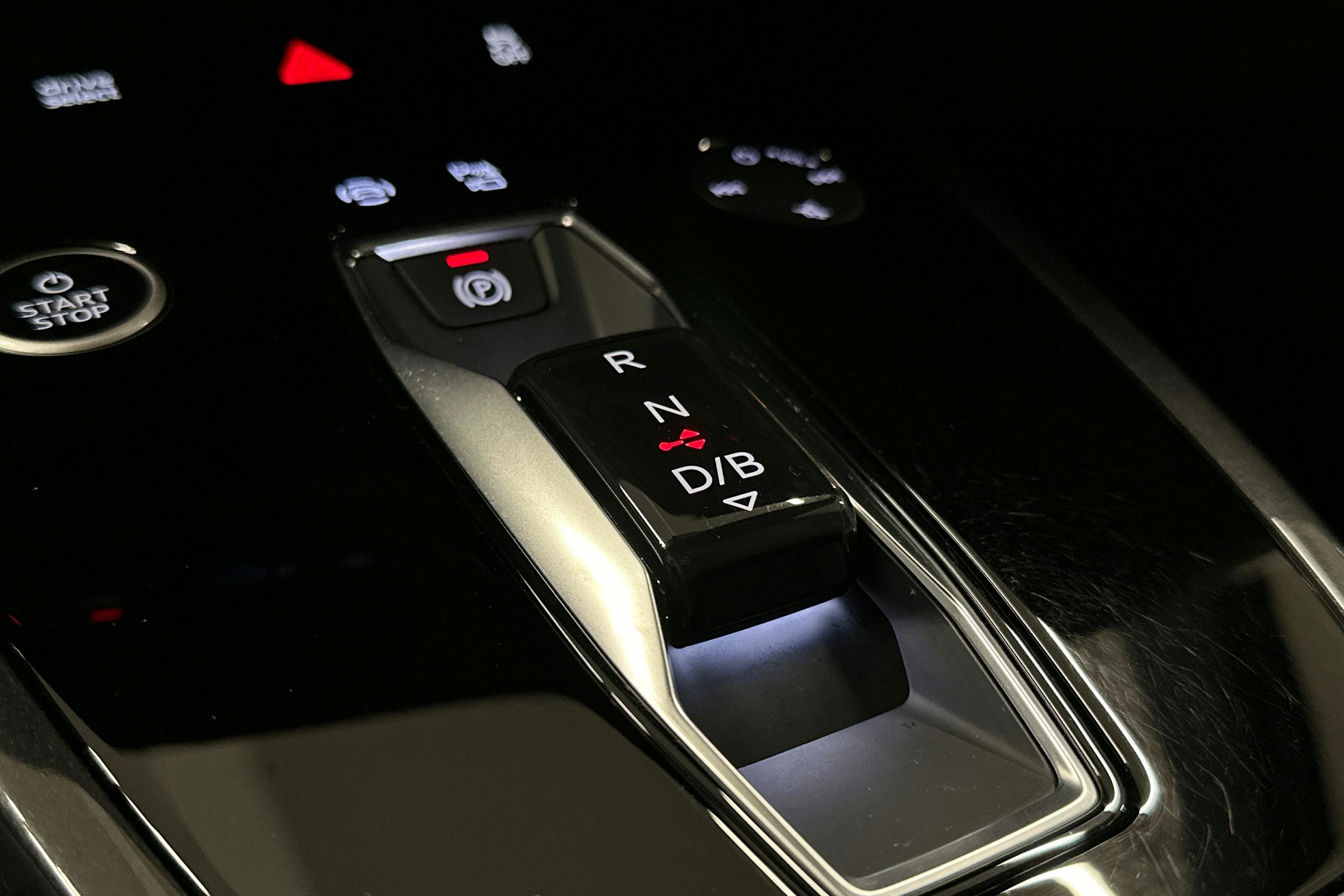 sininen Audi Q4 e-tron 2022 kuva 31.