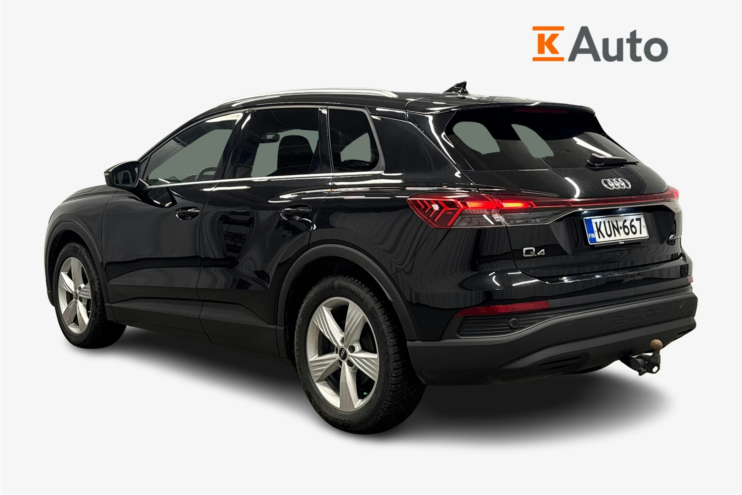 musta Audi Q4 e-tron 2022 kuva 5.