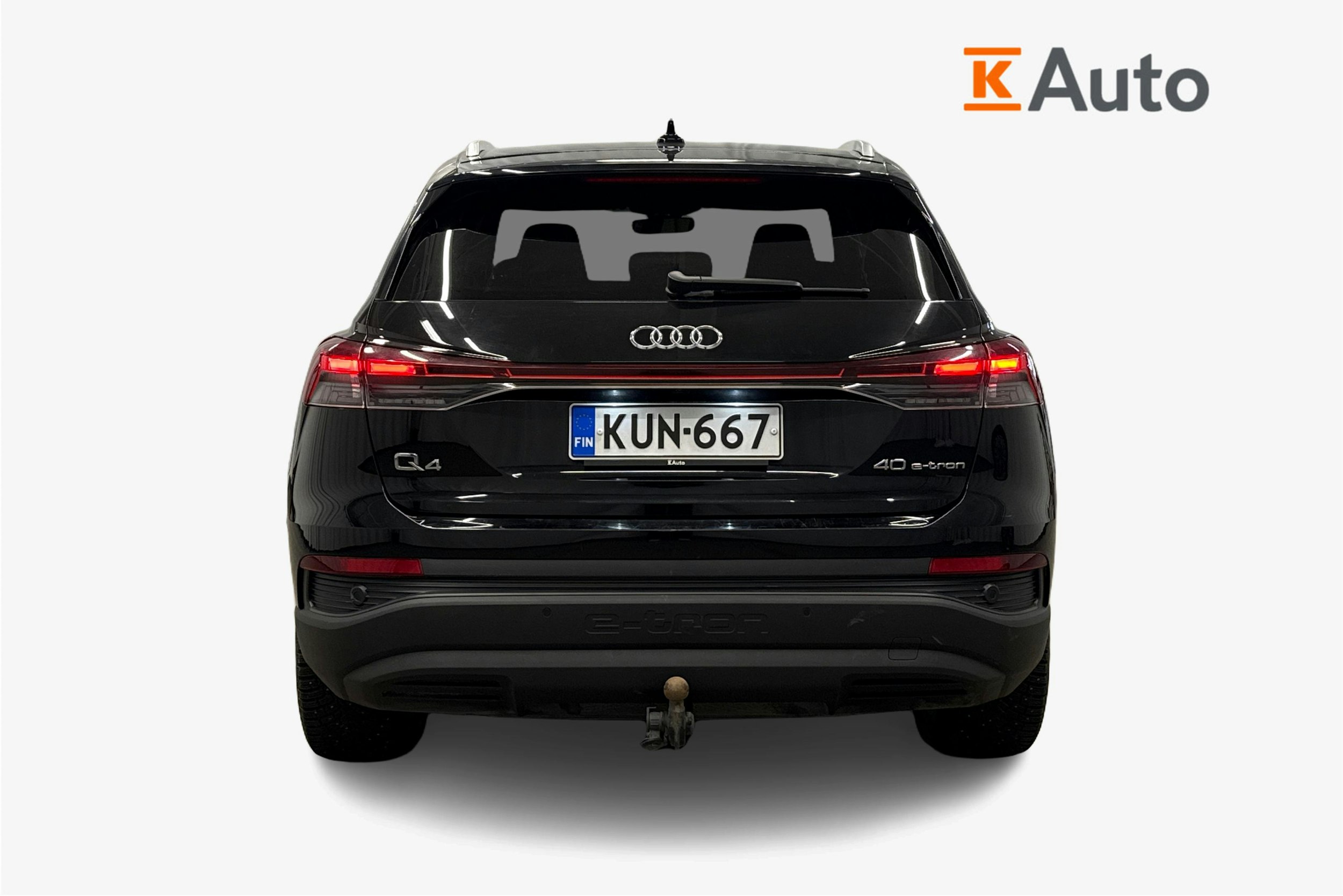 musta Audi Q4 e-tron 2022 kuva 6.