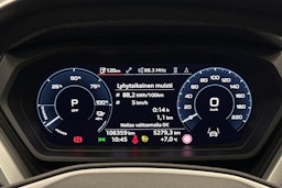 musta Audi Q4 e-tron 2022 kuva 15.