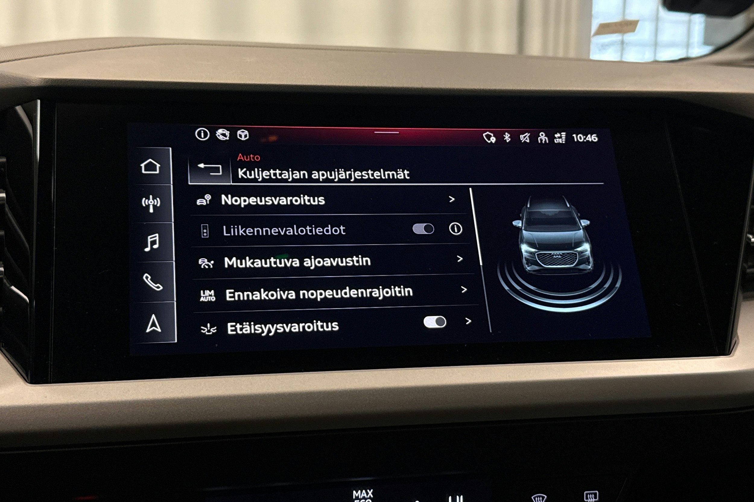 musta Audi Q4 e-tron 2022 kuva 19.