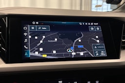 musta Audi Q4 e-tron 2022 kuva 23.