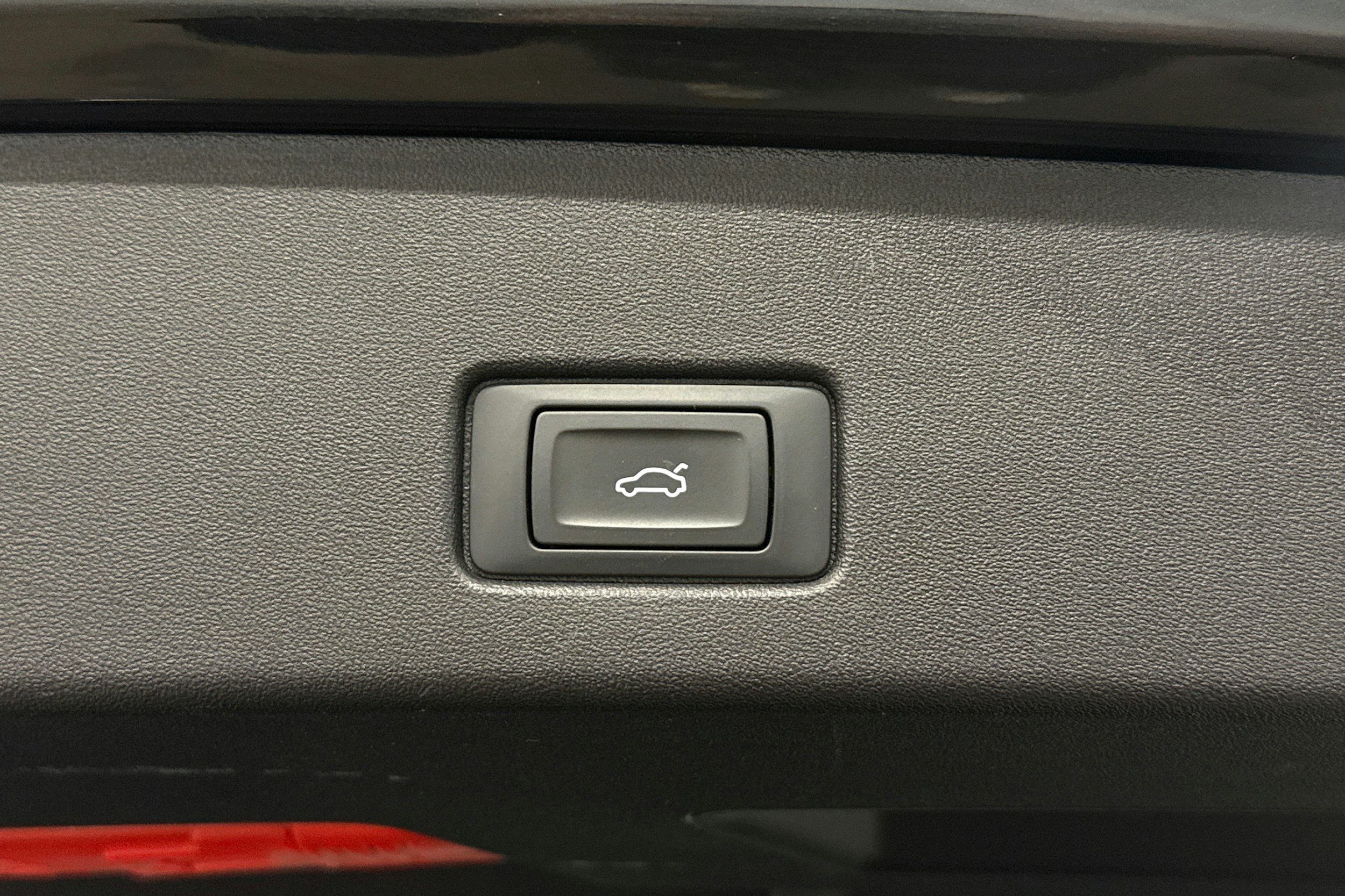 musta Audi Q4 e-tron 2022 kuva 28.