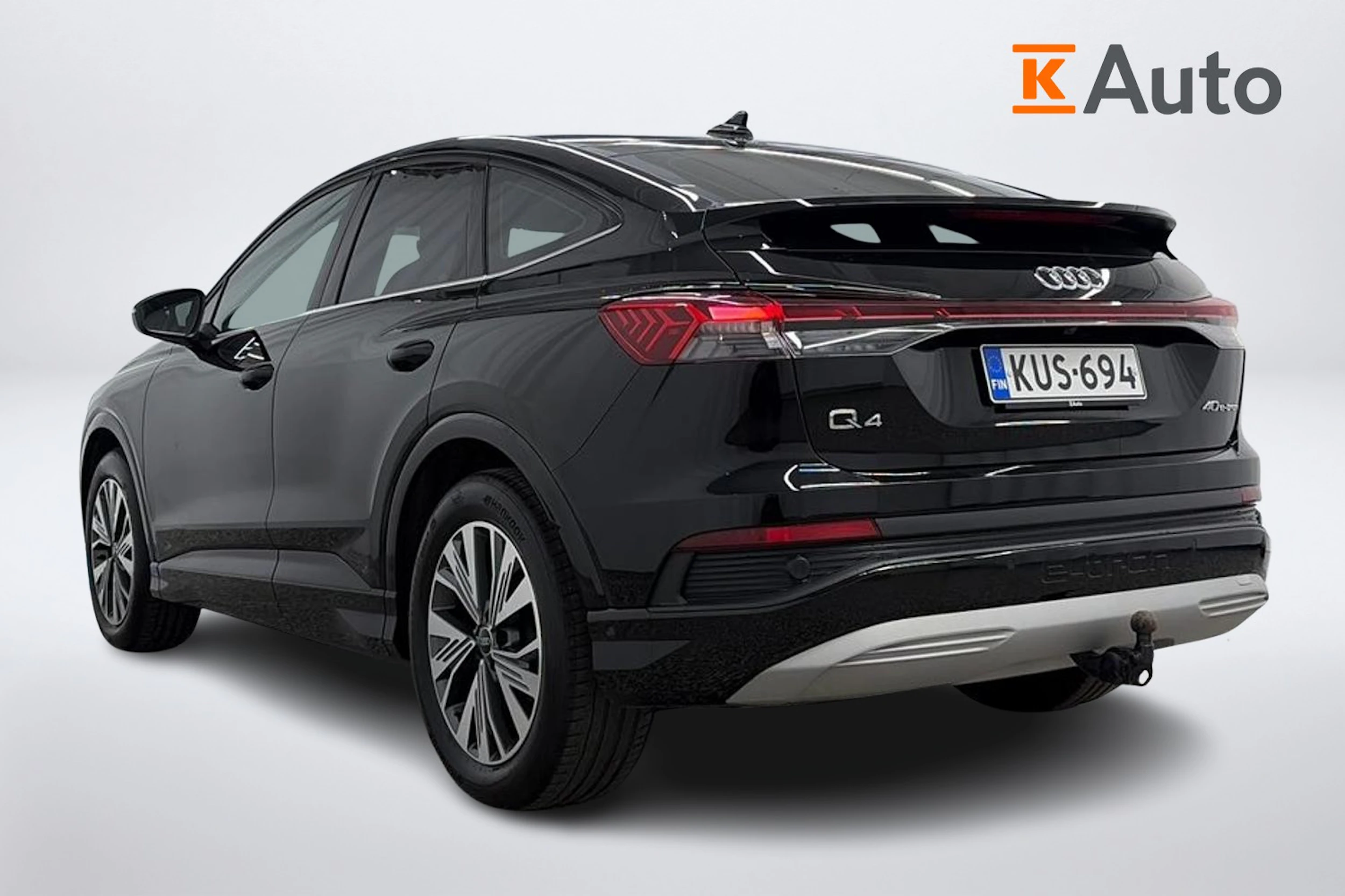 met. musta Audi Q4 e-tron 2022 kuva 3.