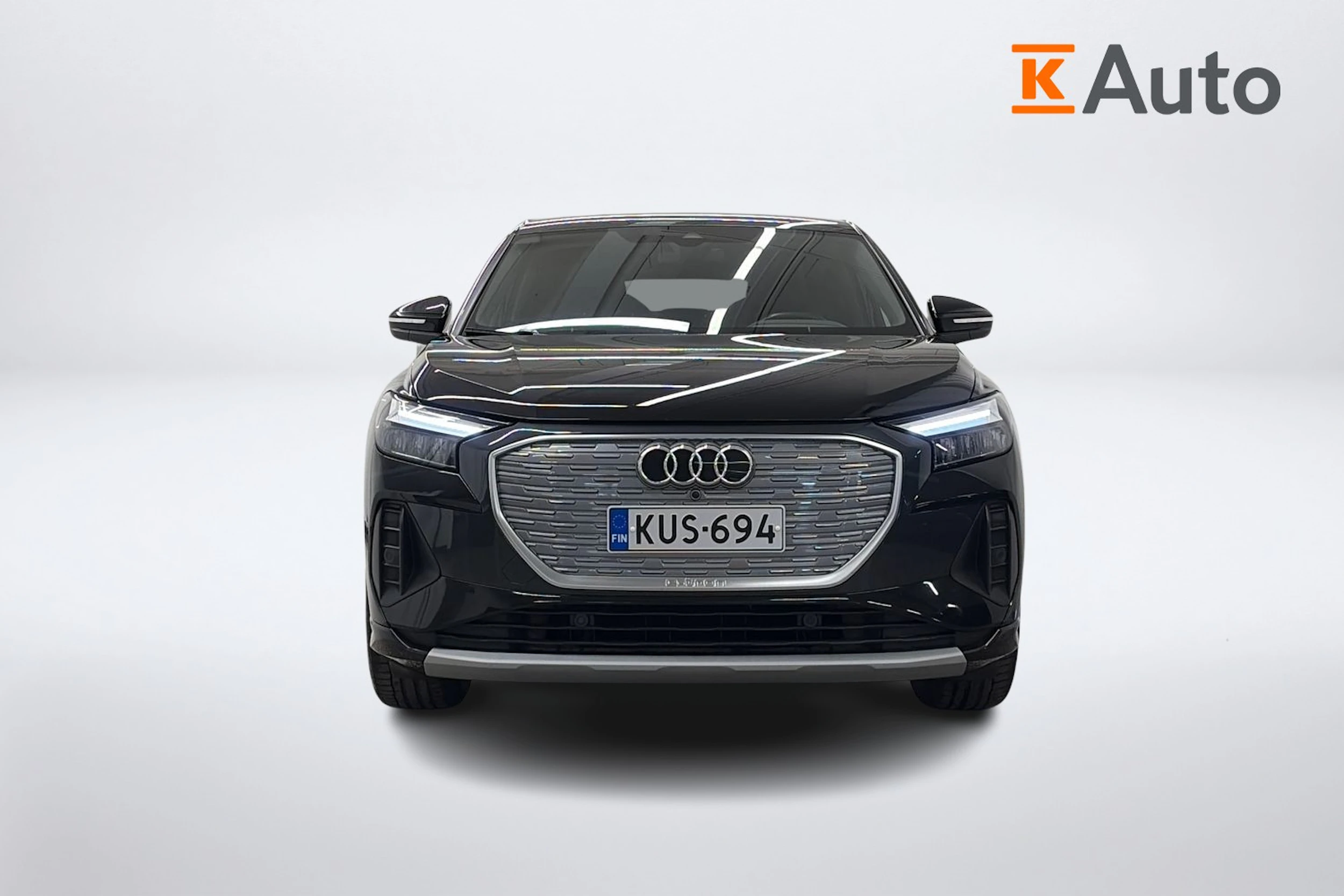 met. musta Audi Q4 e-tron 2022 kuva 5.