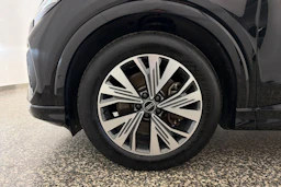 met. musta Audi Q4 e-tron 2022 kuva 13.