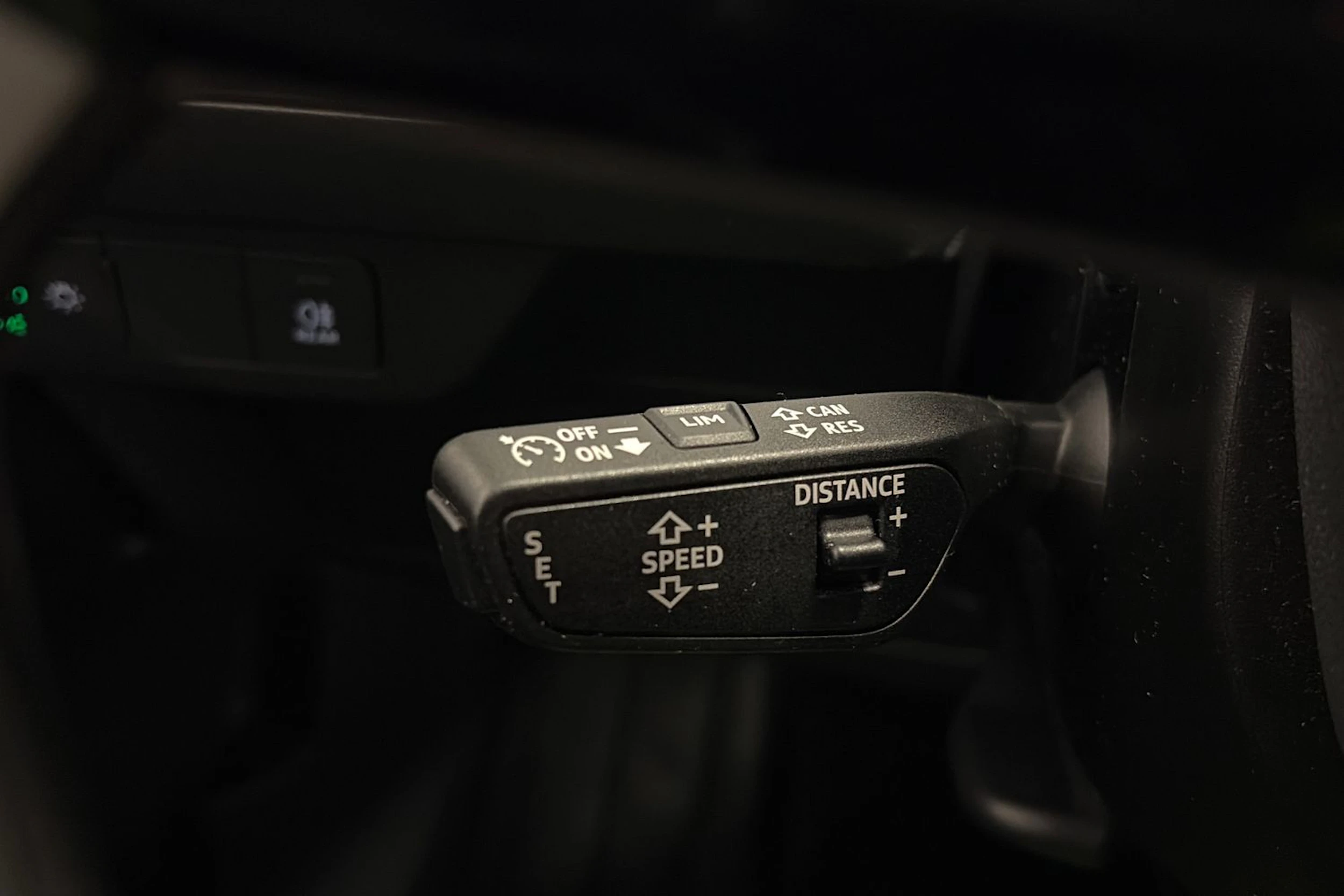 met. musta Audi Q4 e-tron 2022 kuva 23.