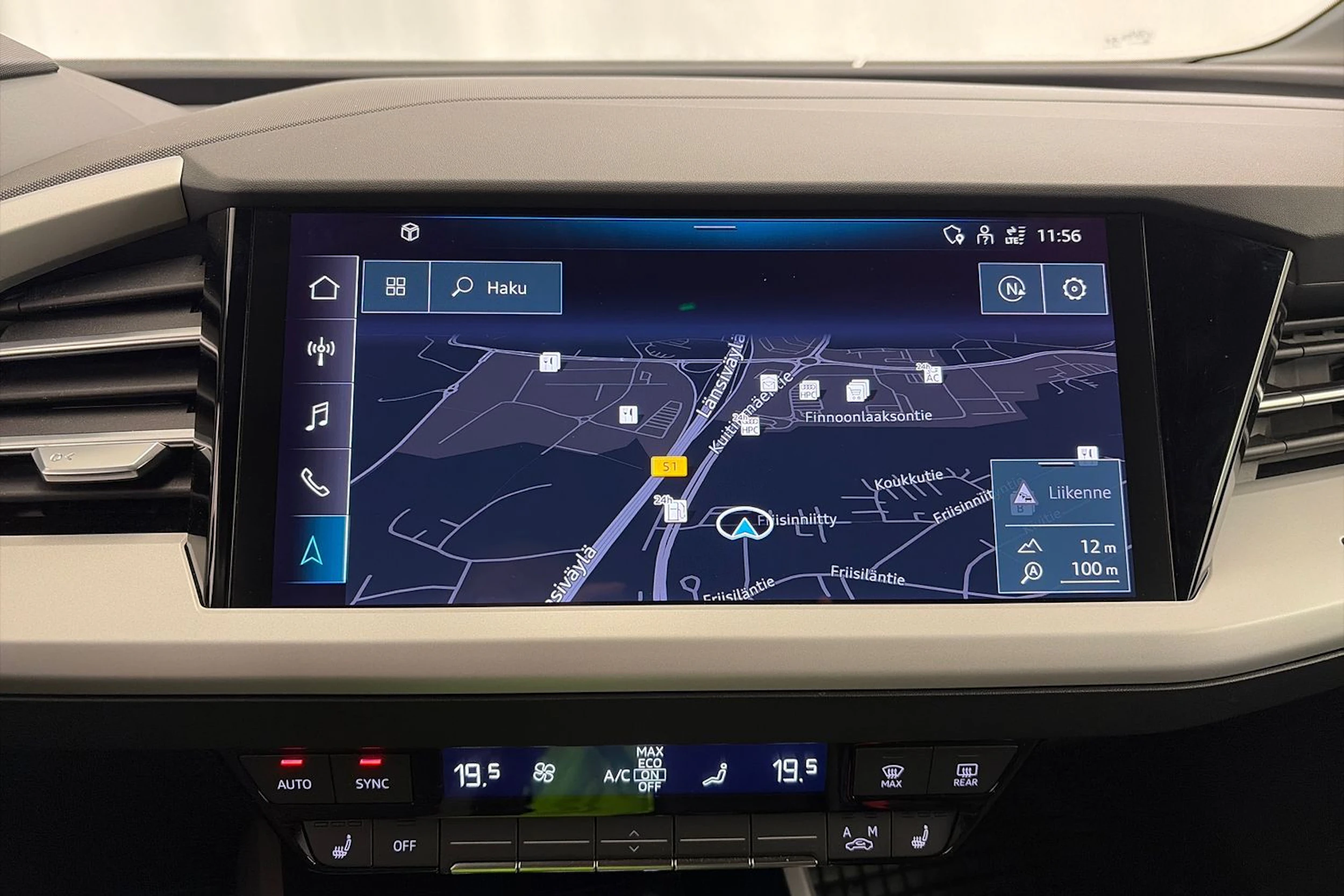 met. musta Audi Q4 e-tron 2022 kuva 24.