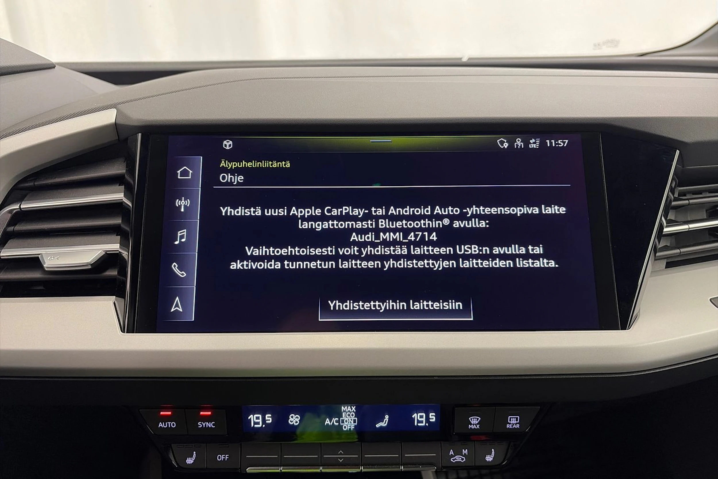 met. musta Audi Q4 e-tron 2022 kuva 26.