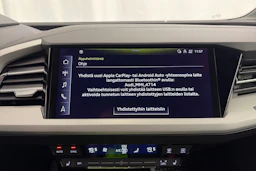 met. musta Audi Q4 e-tron 2022 kuva 26.