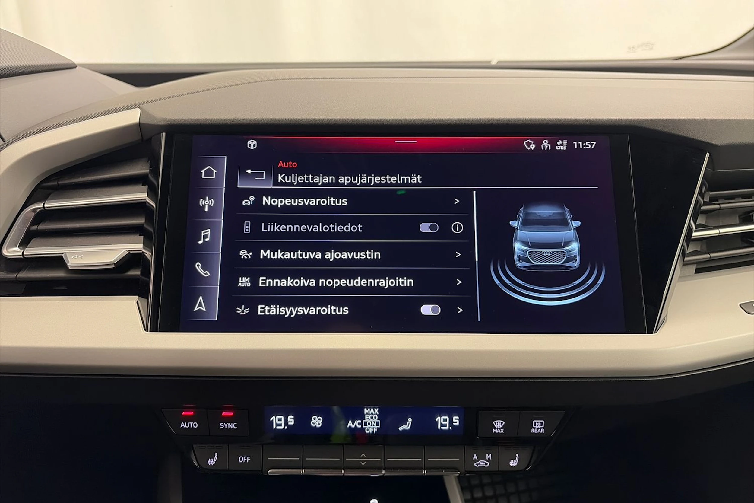 met. musta Audi Q4 e-tron 2022 kuva 28.