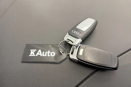 met. musta Audi Q4 e-tron 2022 kuva 33.