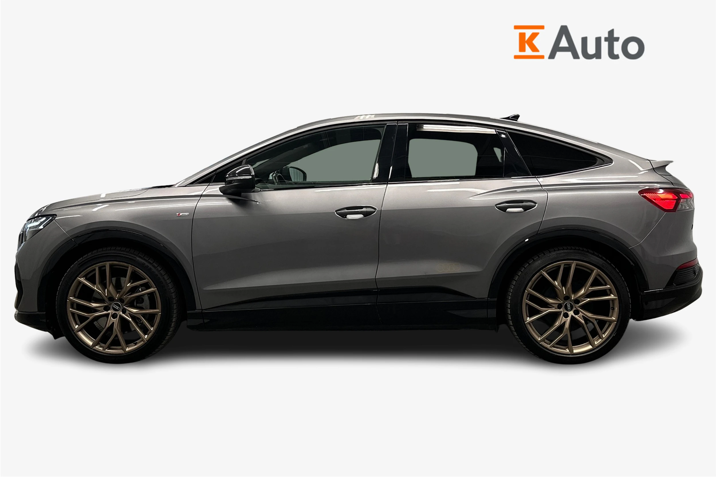 harmaa Audi Q4 e-tron 2022 kuva 5.