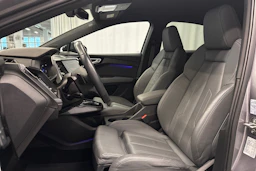 harmaa Audi Q4 e-tron 2022 kuva 14.