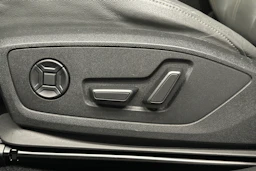harmaa Audi Q4 e-tron 2022 kuva 15.