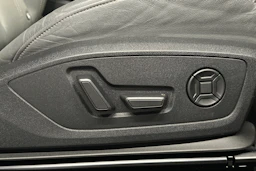 harmaa Audi Q4 e-tron 2022 kuva 17.