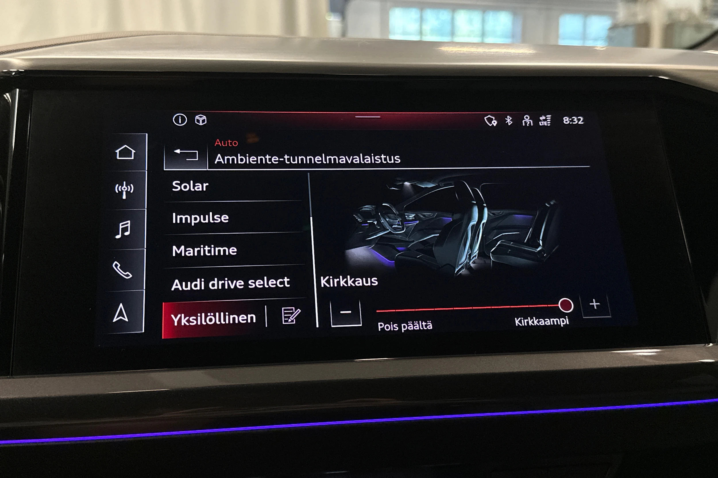 harmaa Audi Q4 e-tron 2022 kuva 27.