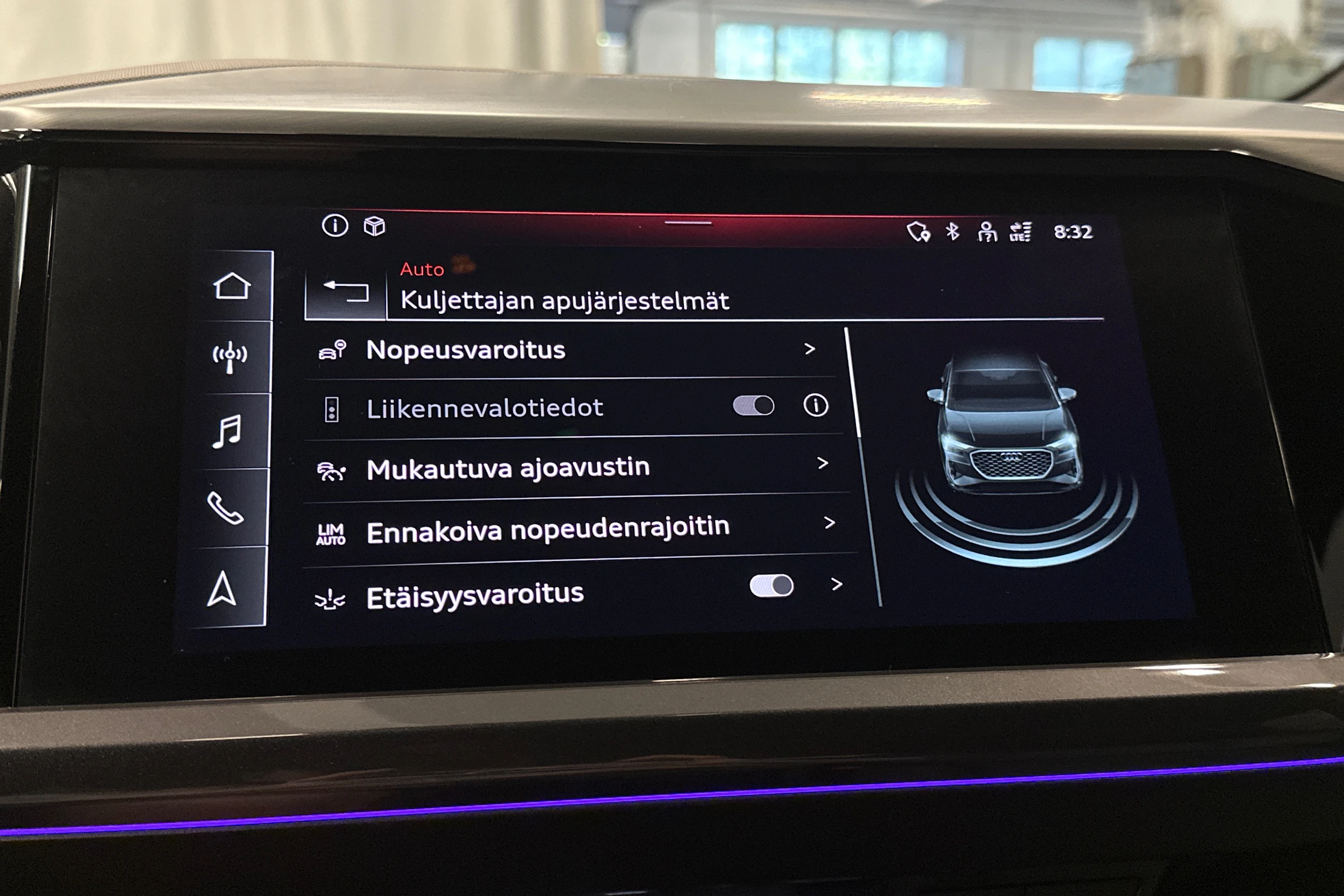 harmaa Audi Q4 e-tron 2022 kuva 28.