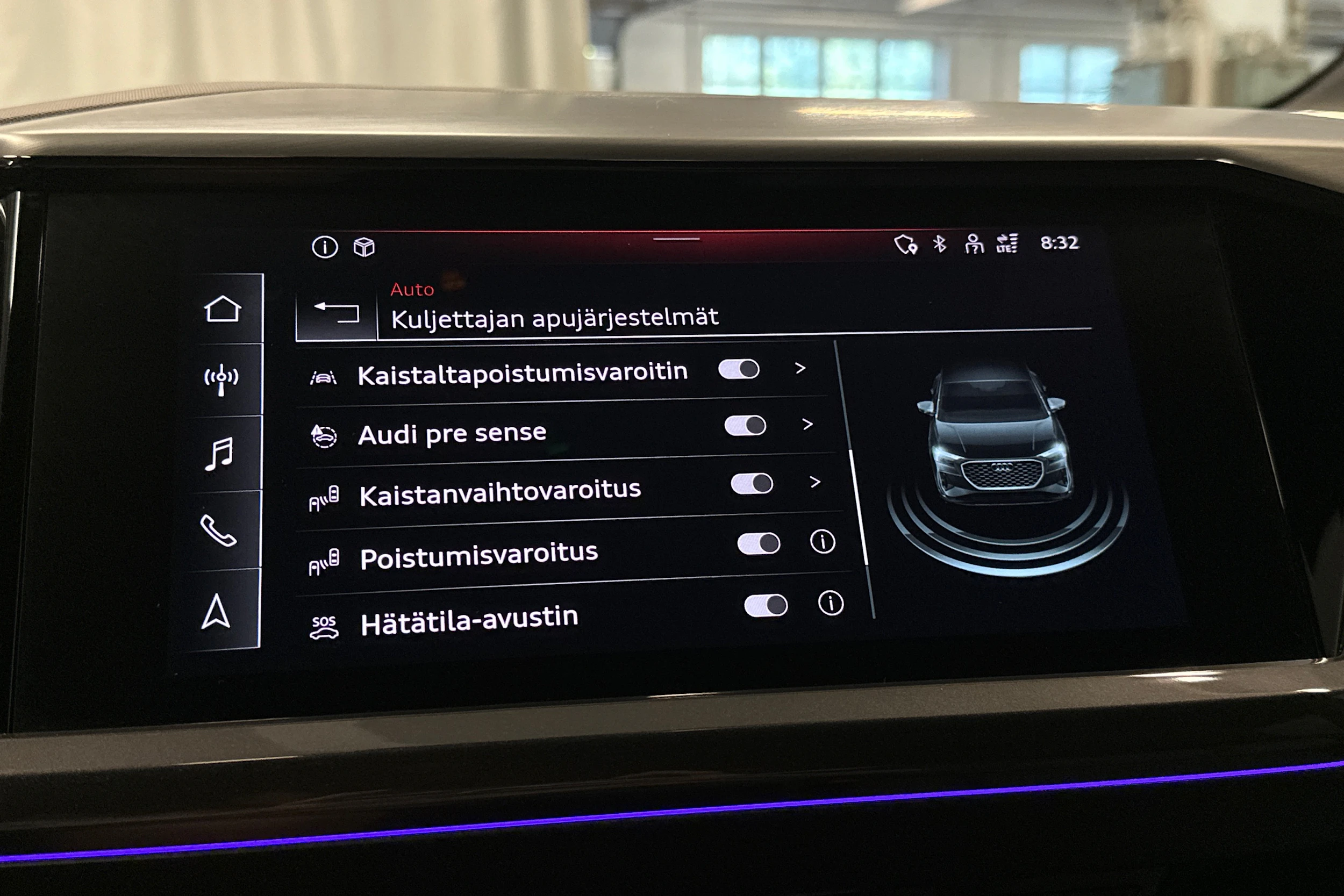 harmaa Audi Q4 e-tron 2022 kuva 29.