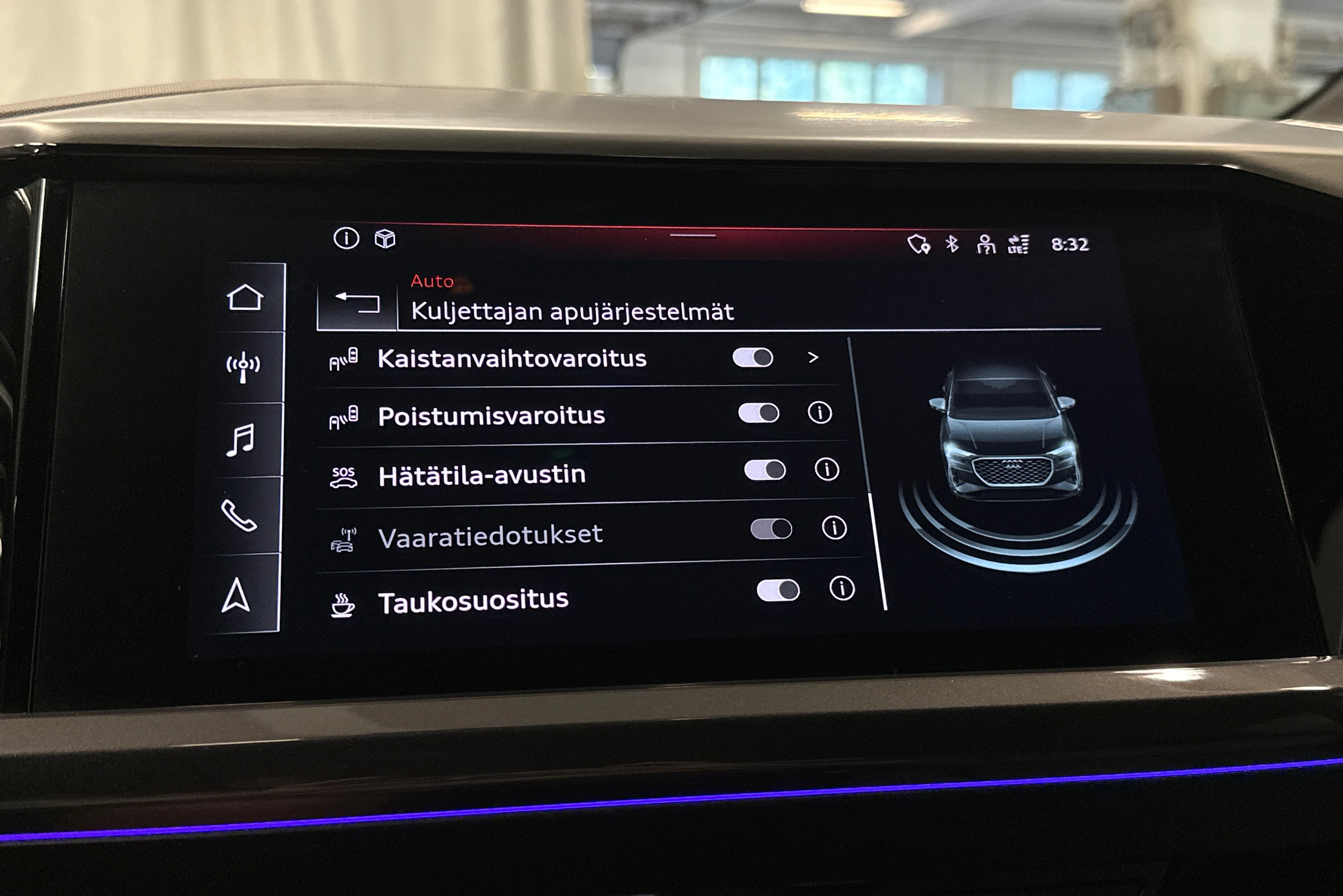 harmaa Audi Q4 e-tron 2022 kuva 30.