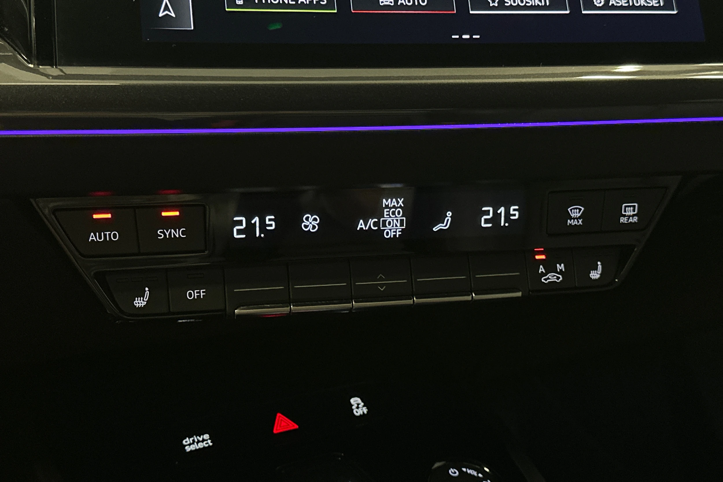 harmaa Audi Q4 e-tron 2022 kuva 32.