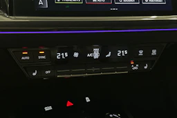 harmaa Audi Q4 e-tron 2022 kuva 32.