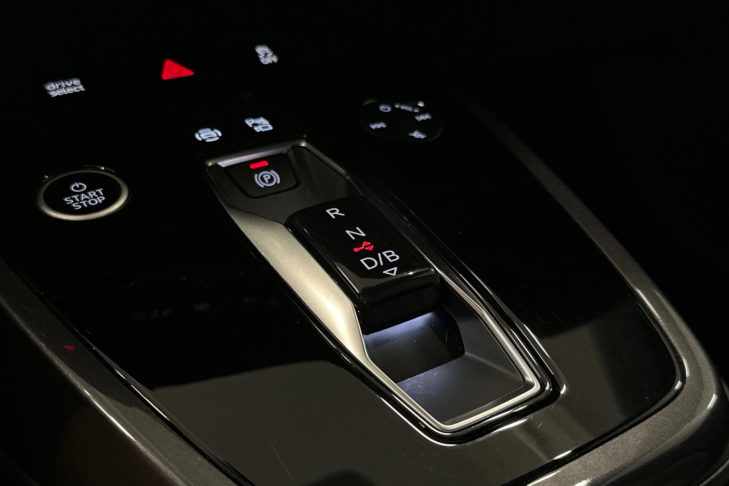 harmaa Audi Q4 e-tron 2022 kuva 33.