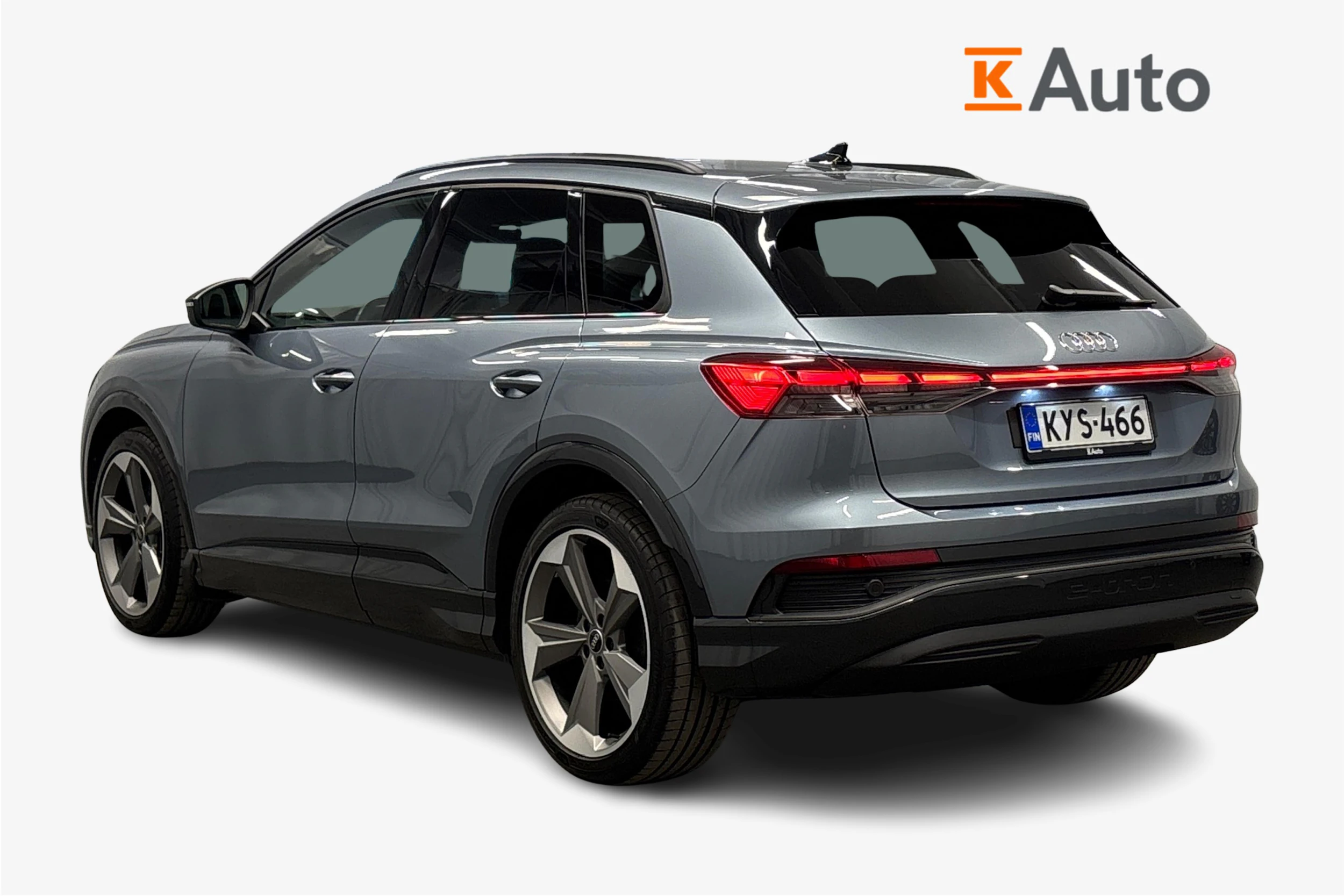 sininen Audi Q4 e-tron 2022 kuva 2.