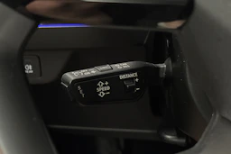 sininen Audi Q4 e-tron 2022 kuva 18.