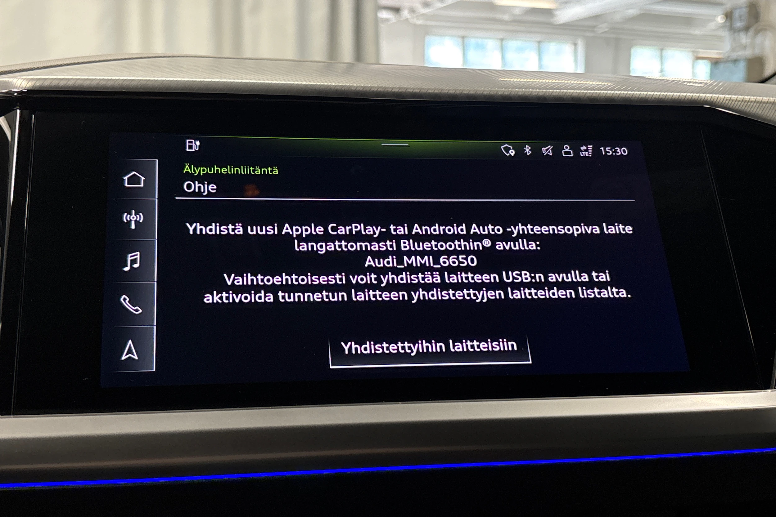 sininen Audi Q4 e-tron 2022 kuva 21.