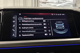 sininen Audi Q4 e-tron 2022 kuva 25.